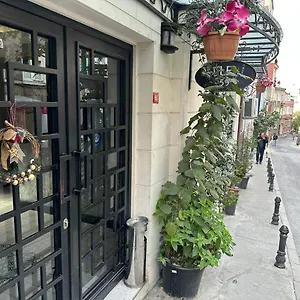 Апарт-отель Taksim Celebi Suites, Стамбул